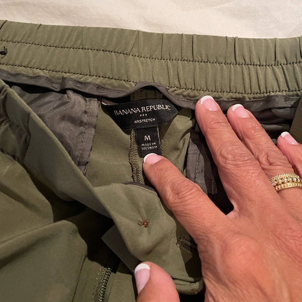 Army green light travel pants